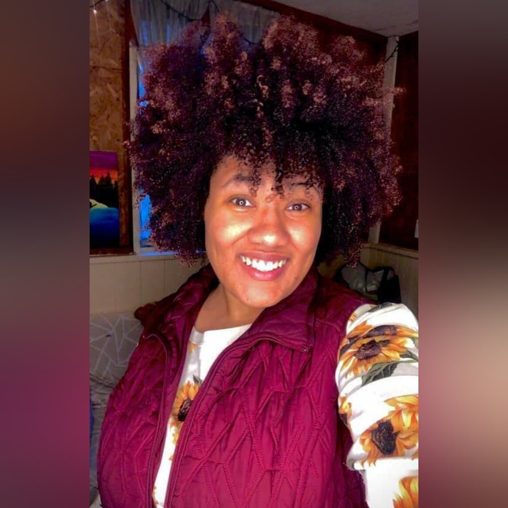Meet your Posher, Kira